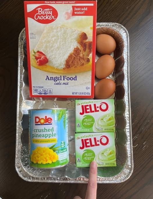 Easy Pistachio Pineapple Angel Cake Dessert